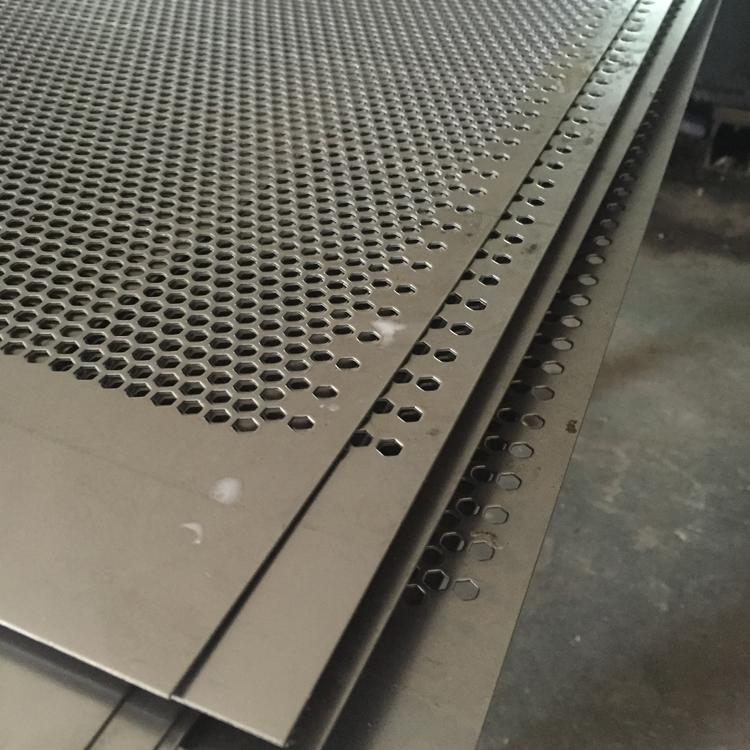 重庆不锈钢冲孔筛板的特点及保养方法